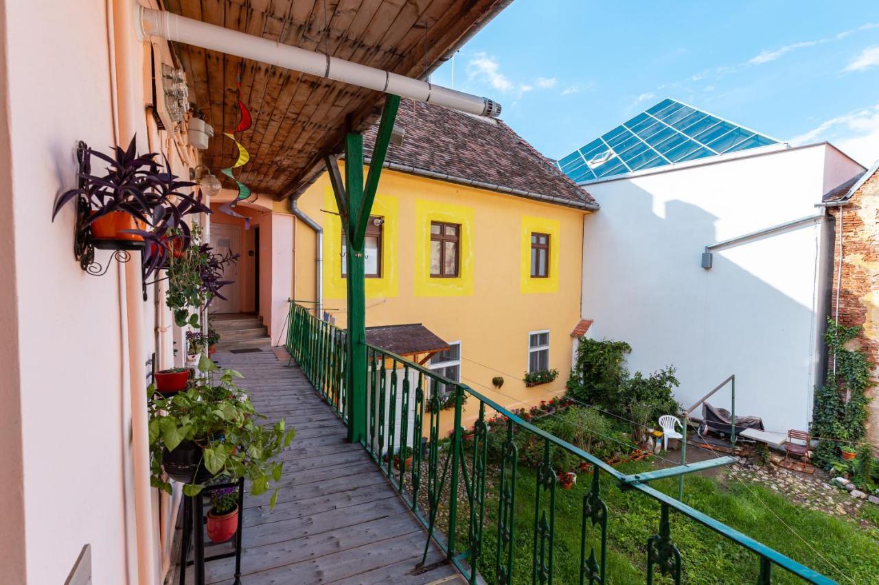 Butterfly Central Sibiu Exterior photo